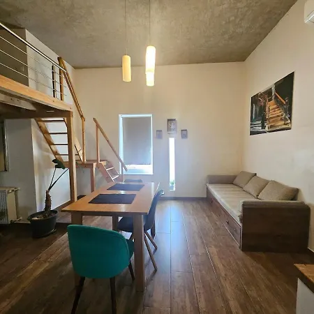 Comfortable Near Old Town Center *